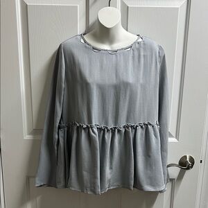Crescent women’s Light Gray Peplum Blouse size medium M